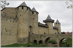 Le Château dans la cité médievale