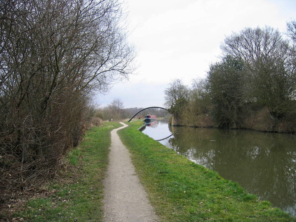 Looking  back to Pipe Bridge on the Coventry Canal