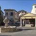 Riez - Le lavoir et la fontaine - Das Waschhaus und der Brunnen - The wash-house and the fountain