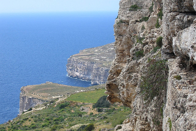 Dingli Dongli Walls