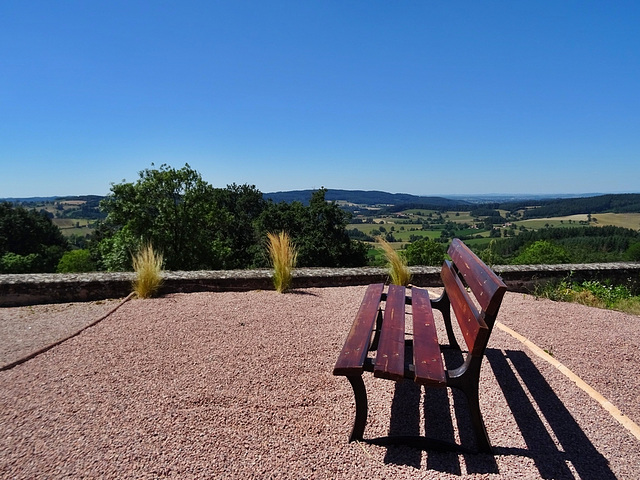 HBM Face à l'infini silence de l'absence... [EXPLORER]