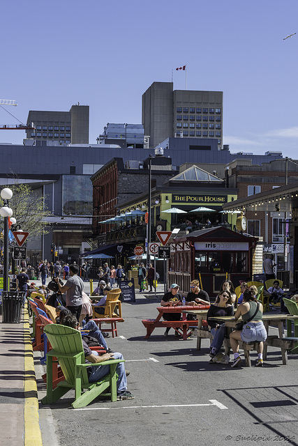 Summer on William Street - ByWard Market (© Buelipix)