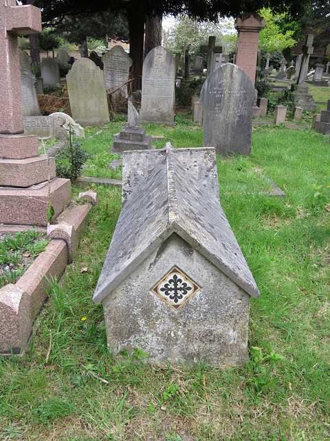 kensington hanwell cemetery, ealing, london