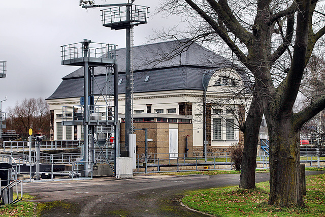 Blick zur Wasserübergabe an der Schleuse (Hamm) / 16.12.2023