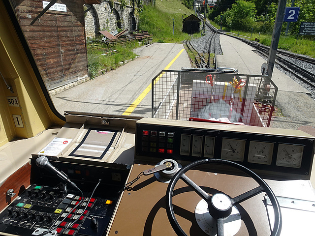 Mit der Zahnradbahn auf den Rochers de Naye