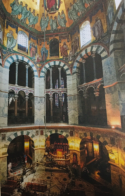 Aachen Cathedral, Interior of the octagon