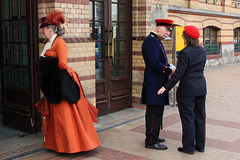 Anachronistische Szenen auf dem Schweriner Hauptbahnhof