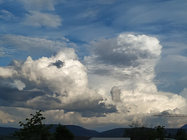 Nubes de la tarde, 3