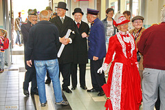 Anachronistische Szenen auf dem Schweriner Hauptbahnhof