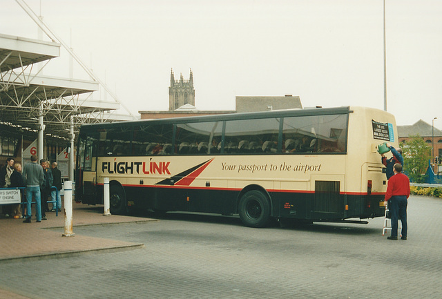 Arriva Yorkshire P31 XUG at Leeds - 5 May 2002