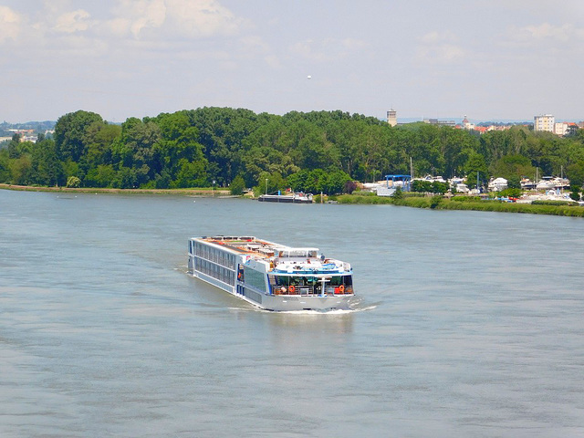 Le Rhône navigable