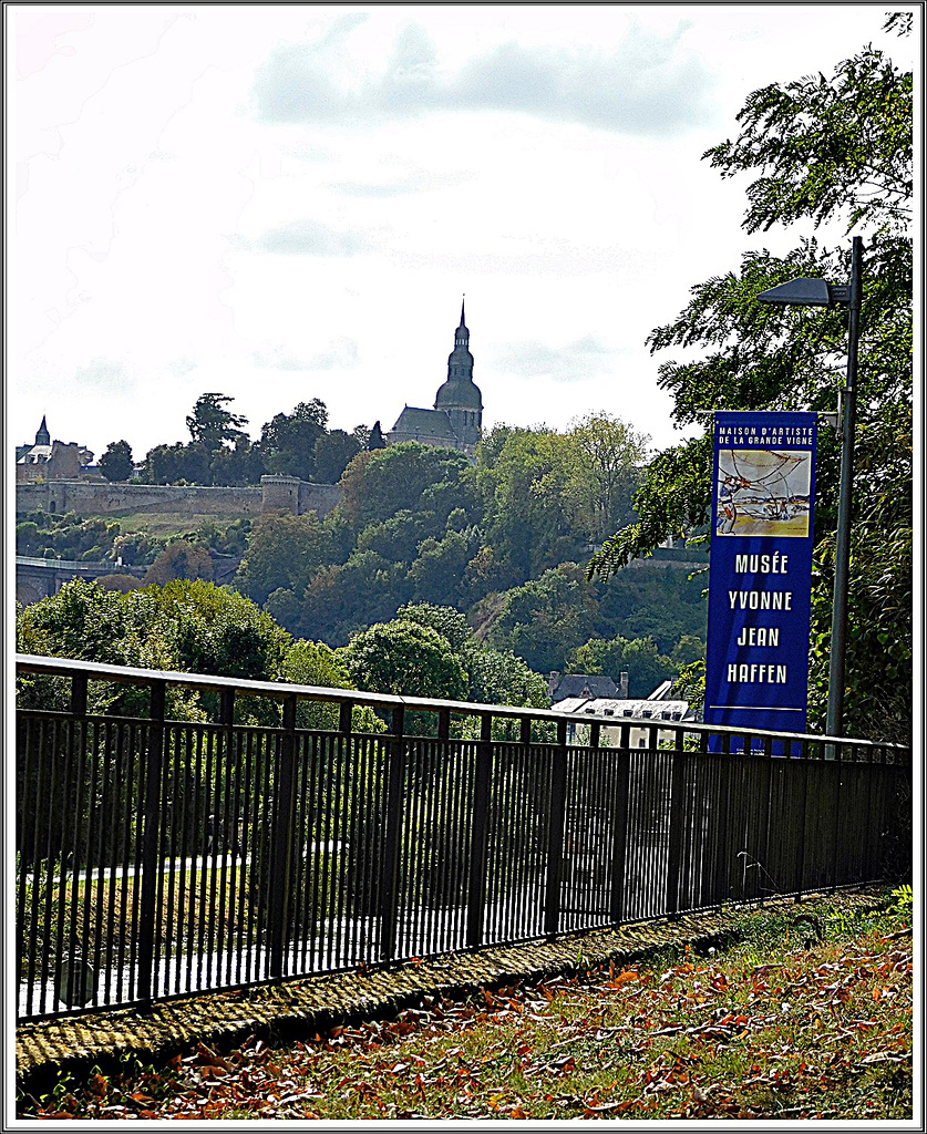 Vue depuis le musée Yvonne Jean-Haffen à Dinan (22)