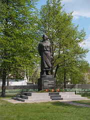 Памятник Ольге Бондаренко в Б.Сорочинцах