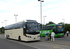 Mil-Ken Travel BU16 PBV and Whippet (Flixbus) FX33 at Trumpington - 23 Jul 2022 (P1120746)