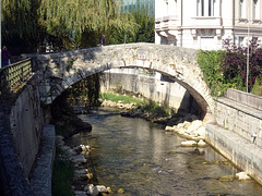 Historische Brücke über den Fluss Sorne in Delémont (Brücke von Maltire)