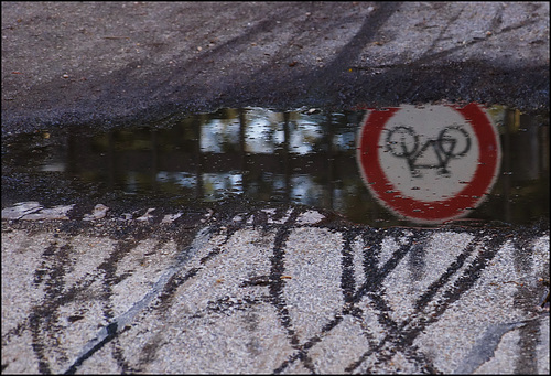 Am Schild stört sich niemand:)