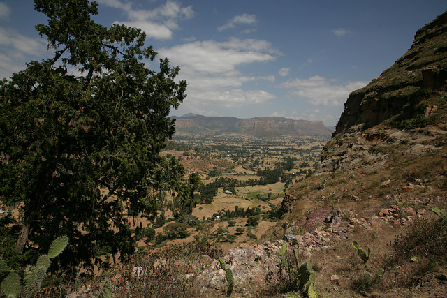 Erar to Shimbrety trek - climbing the escarpment