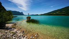 Mondsee mit Kreuzstein