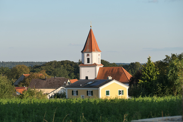 Hainsberg, Pfarrkirche ST. Leodegar