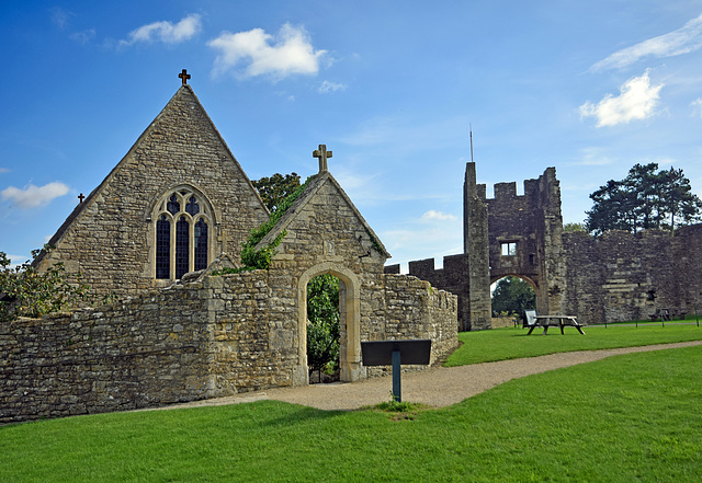 Farleigh Hungerford Castle Grounds with PiPs