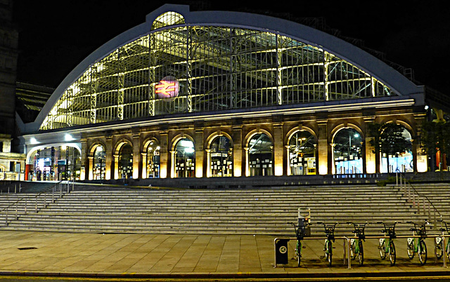 Liverpool Lime Street (3) [HDR version] - 13 July 2015