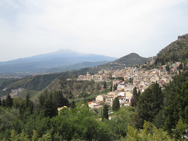 ITaormine depuis son théâtre.