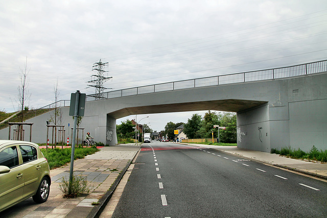 Brücke der Walsumbahn über der Skagerrakstraße (Oberhausen-Buschhausen) / 6.09.2020