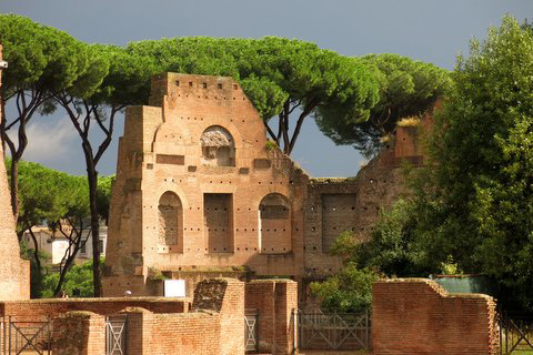 A Rome (Italie), la colline du Palatin après l'orage