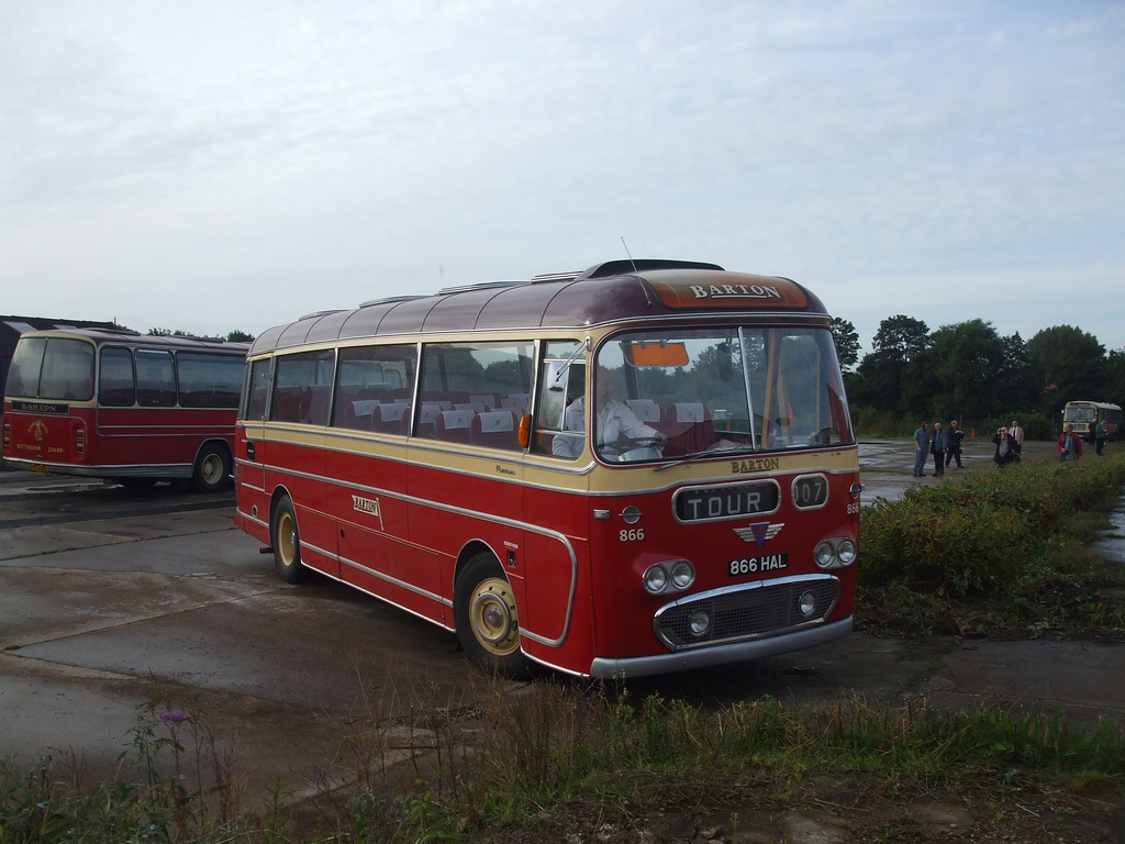 DSCF5337 Barton Transport 866 (866 HAL) at Chilwell - 25 Sep 2016