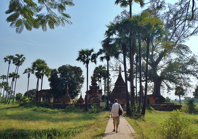 Yadana Hsimi Pagodas