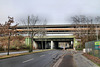 Werksbahn- und Rohrbrücken von ThyssenKrupp über der Alsumer Straße (Duisburg-Beeck) / 8.01.2022