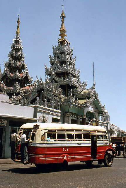 Öffentlicher Verkehr in Rangun 1981