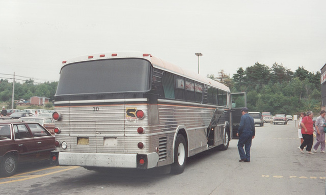 MacKenzie Bus Line 30 at Shelburne - 10 Sep 1992 (176-34)