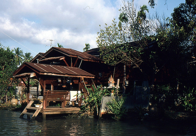 Haus am Wasser in den Khlong 1981