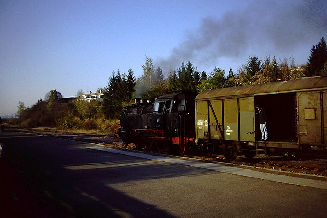 64 289 im Bahnhof Altingen