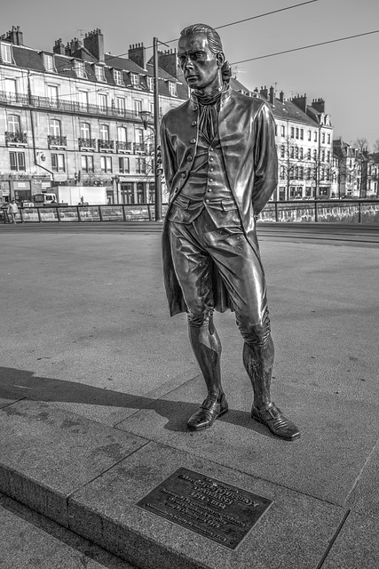 BESANCON: Statue du Marquis Jouffroy d'Abbans 02.