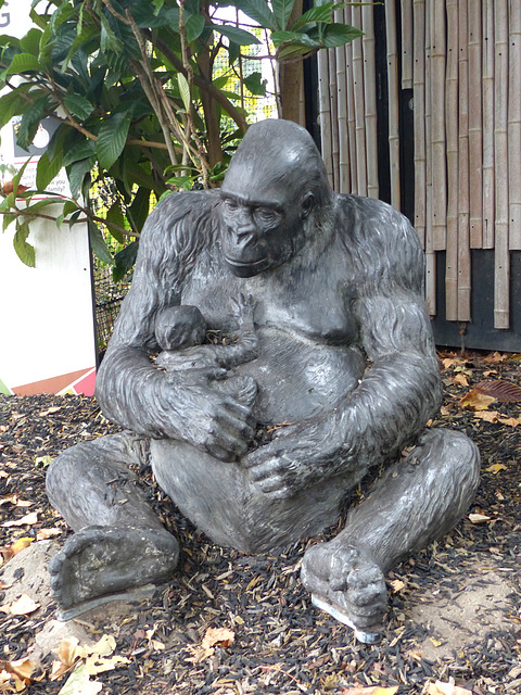 Gorilla Sculpture (4) - 16 October 2015