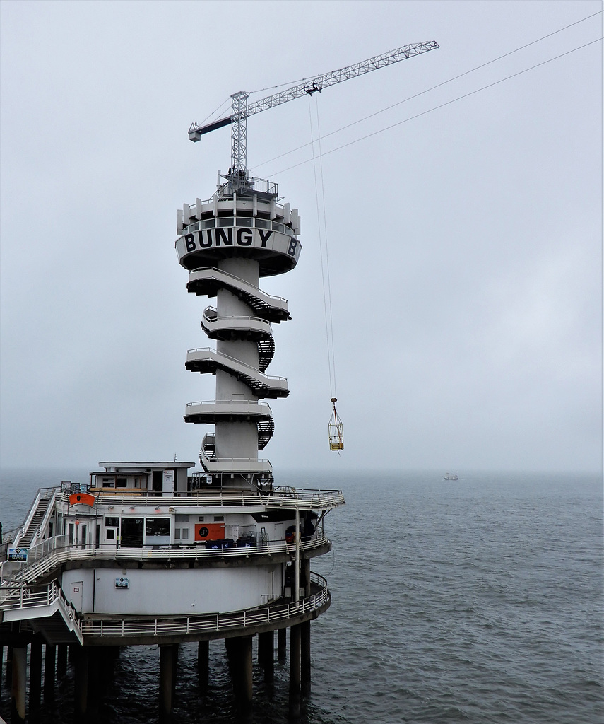 Bike Netherlands/ Scheveningen Bungy Jump and Zip Line