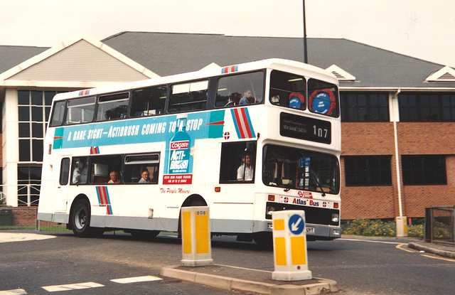 Atlas Bus (Pan Atlas) G7.. UYT in Borehamwood – 25 Jun 1992 (165-26)