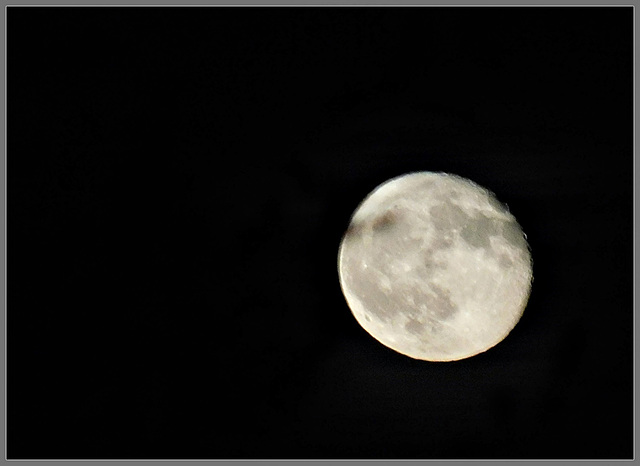 La lune dans la soirée du 2 Novembre  2020