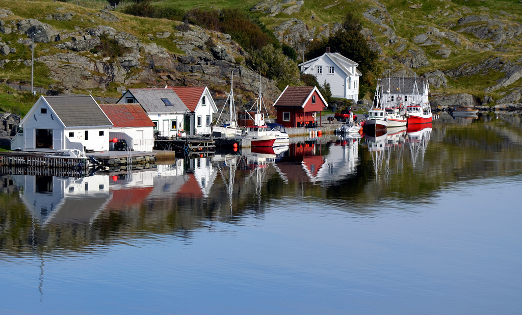 Fiskebåter på Låder.  2nd  place SPC July 2020 - Reflections