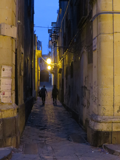 Rues d'Acireale, 4.