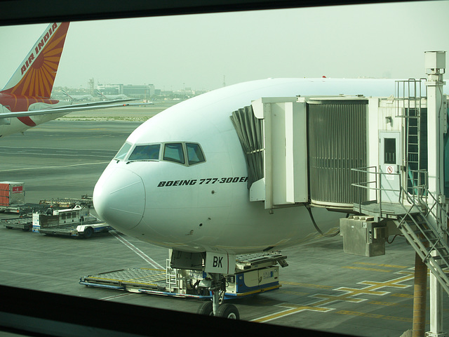 B-777, Dubai - Male, Ready to take passengers