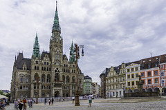 Liberec - Dr. Edvarda Beneše Platz mit Rathaus, Neptunbrunnen  ... P.i.P.  (© Buelipix)