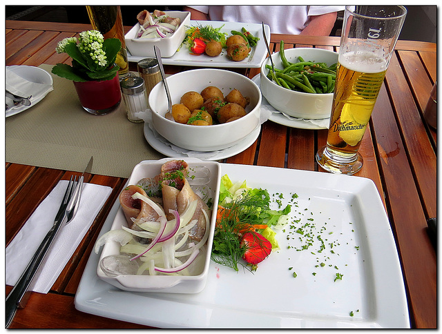 Matjes | Pellkartoffeln | Bohnen | Bier