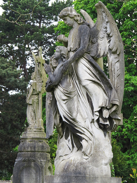 kensington hanwell cemetery, ealing, london