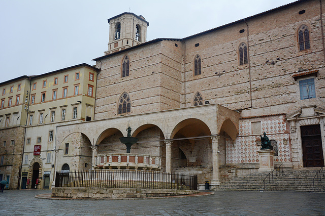 Italy, Perugia, Cathedral of St.Lawrence and the Fountain of Maggiore