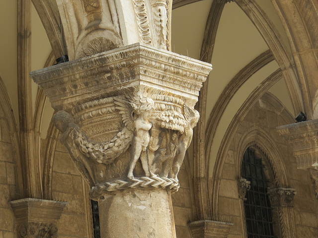 Dubrovnik, palais du recteur : chapiteau.