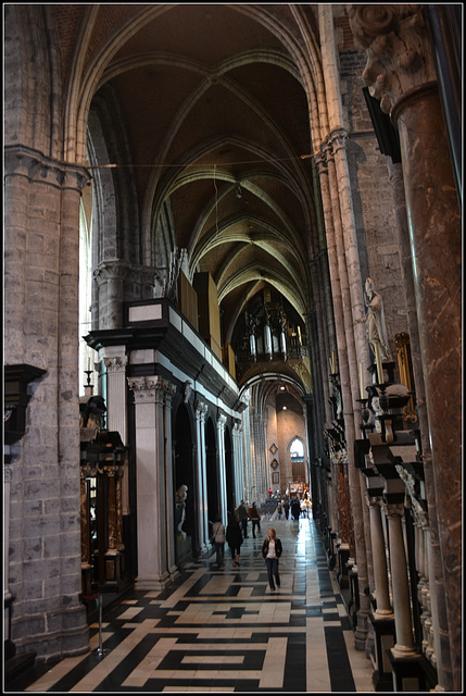Inside the kathedral