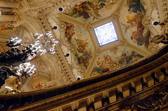 Le plafond du hall